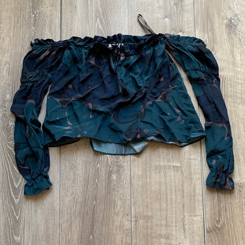 Stone Cold Fox Top - Picture 3 of 5